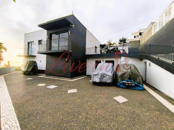 Moradia T3 para Venda em Funchal (Santa Maria Maior)