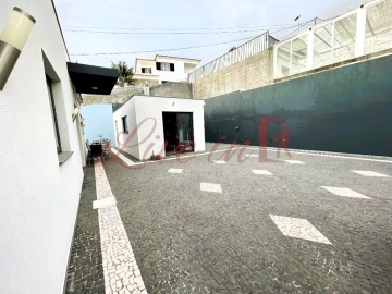Moradia T3 para Venda em Funchal (Santa Maria Maior)