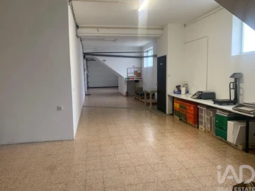 Loja para Venda em Torres Novas (Santa Maria, Salvador e Santiago)
