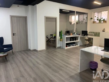 Loja para Venda em Torres Novas (Santa Maria, Salvador e Santiago)