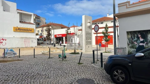 Loja para Venda em Costa da Caparica