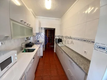 Apartamento T2 para Venda em Serra e Junceira