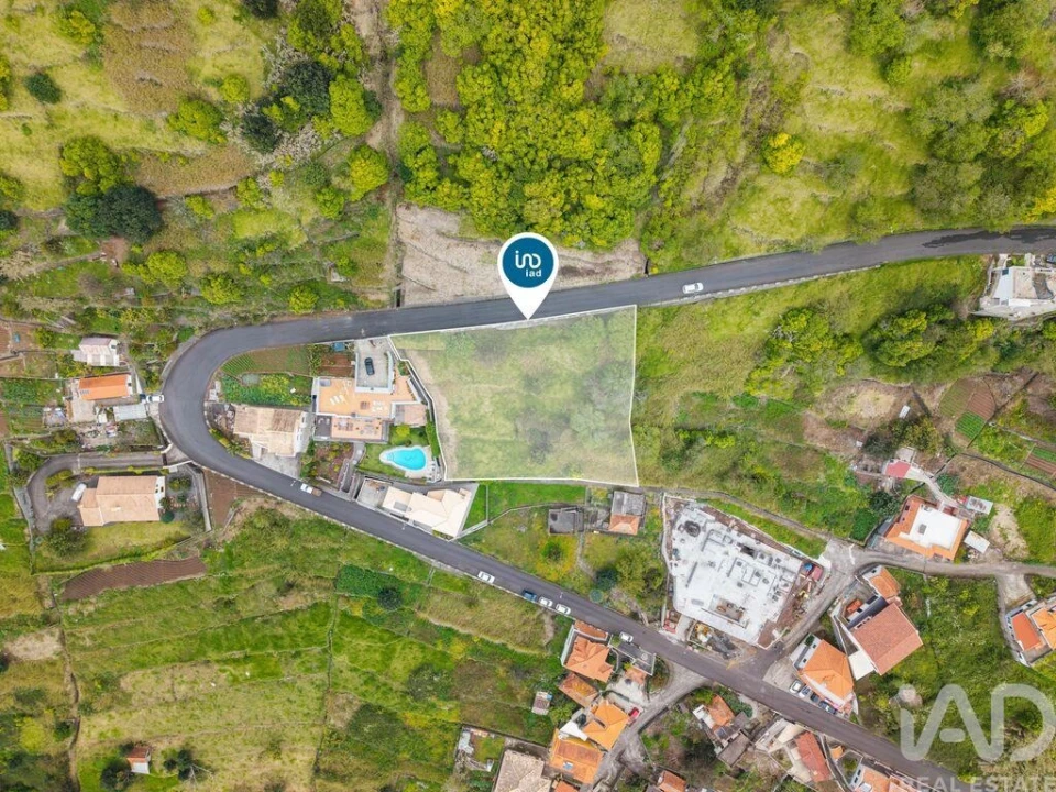 Terreno para Venda em Arco da Calheta Foto 9