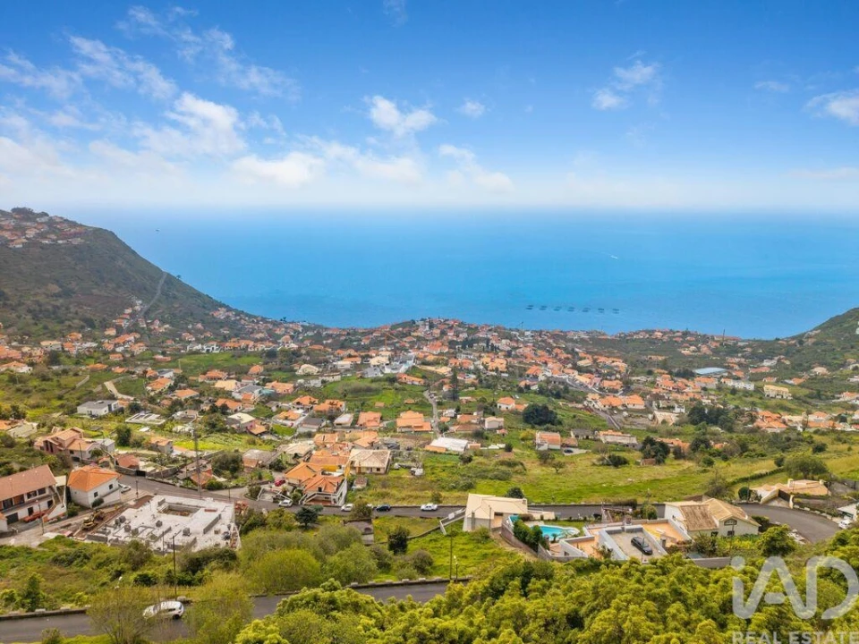 Terreno para Venda em Arco da Calheta Foto 3