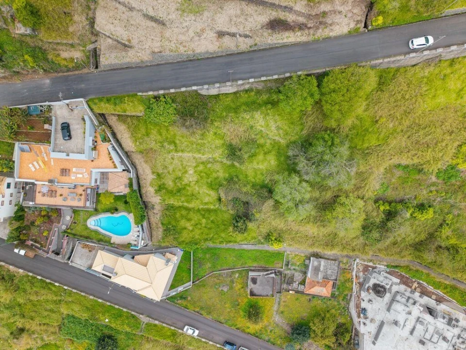 Terreno para Venda em Arco da Calheta Foto 8