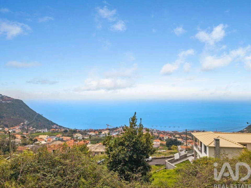 Terreno para Venda em Arco da Calheta Foto 1