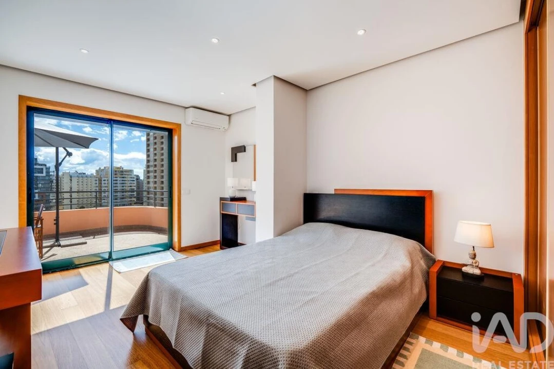 Apartamento T3 para Venda em Portimão Foto 26