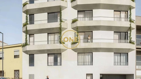 Apartamento T3 para Venda em Lordelo do Ouro e Massarelos