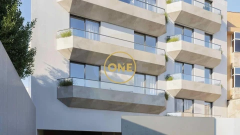Apartamento T3 para Venda em Lordelo do Ouro e Massarelos