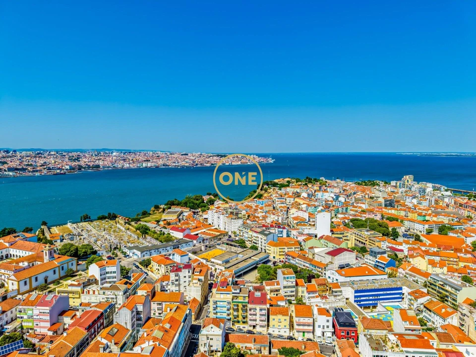 Apartamento T3 para Venda em Almada, Cova da Piedade, Pragal e Cacilhas Foto 32