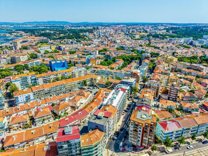 Apartamento T3 para Venda em Almada, Cova da Piedade, Pragal e Cacilhas Foto 36