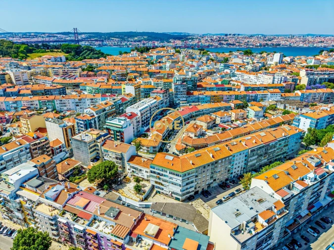Apartamento T3 para Venda em Almada, Cova da Piedade, Pragal e Cacilhas Foto 31