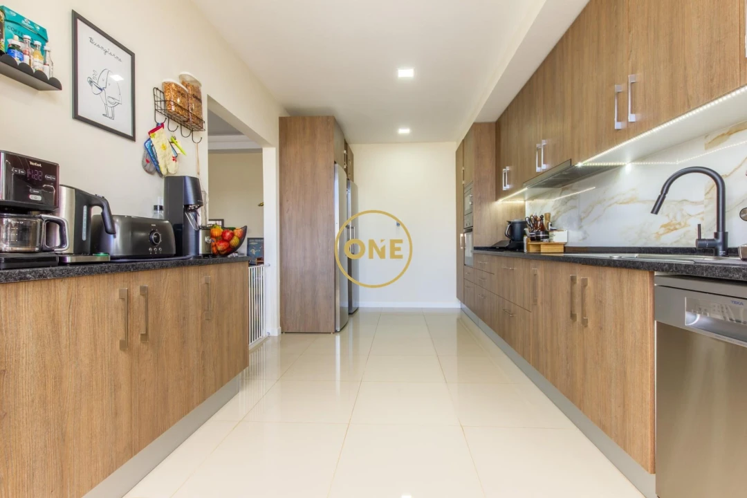 Apartamento T3 para Venda em Almada, Cova da Piedade, Pragal e Cacilhas Foto 8