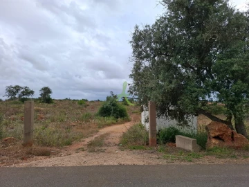 Terreno para Venda em Estômbar e Parchal
