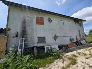 Moradia T4 para Venda em Santa Comba Dão e Couto do Mosteiro