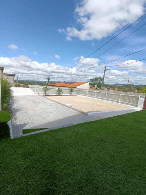 Moradia T3 para Venda em São Martinho de Árvore e Lamarosa