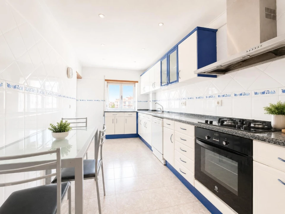 Apartamento T3 para Venda em Santo Antonio dos Olivais Foto 6