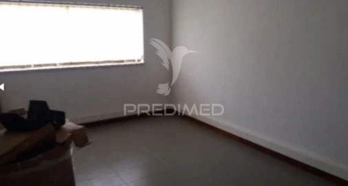Armazém para Venda em Cantanhede e Pocariça