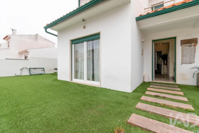 Moradia T4 para Venda em Nazare Foto 4