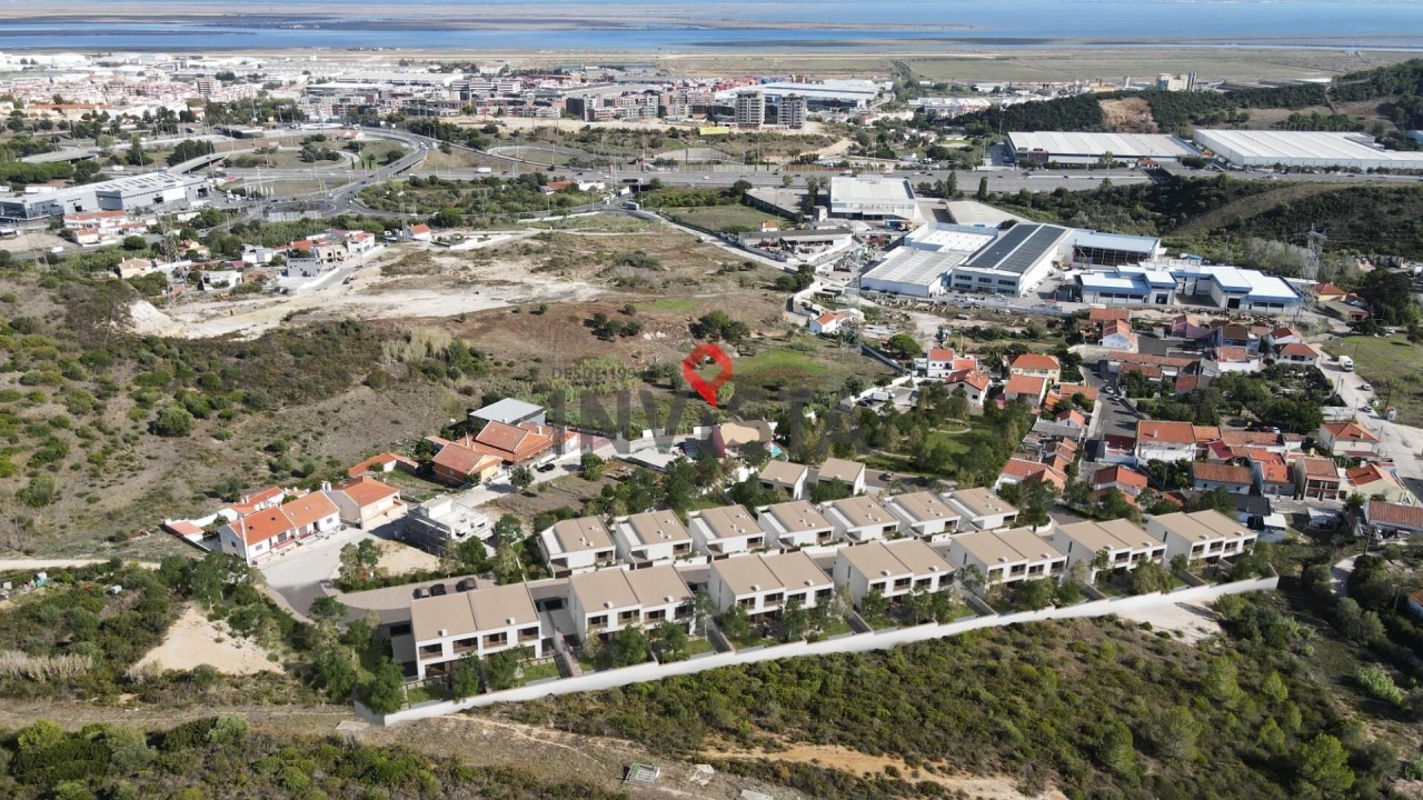 Terreno para Venda em Alverca do Ribatejo e Sobralinho Foto 40