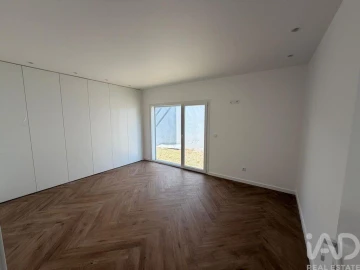 Moradia T4 para Venda em Leiria, Pousos, Barreira e Cortes