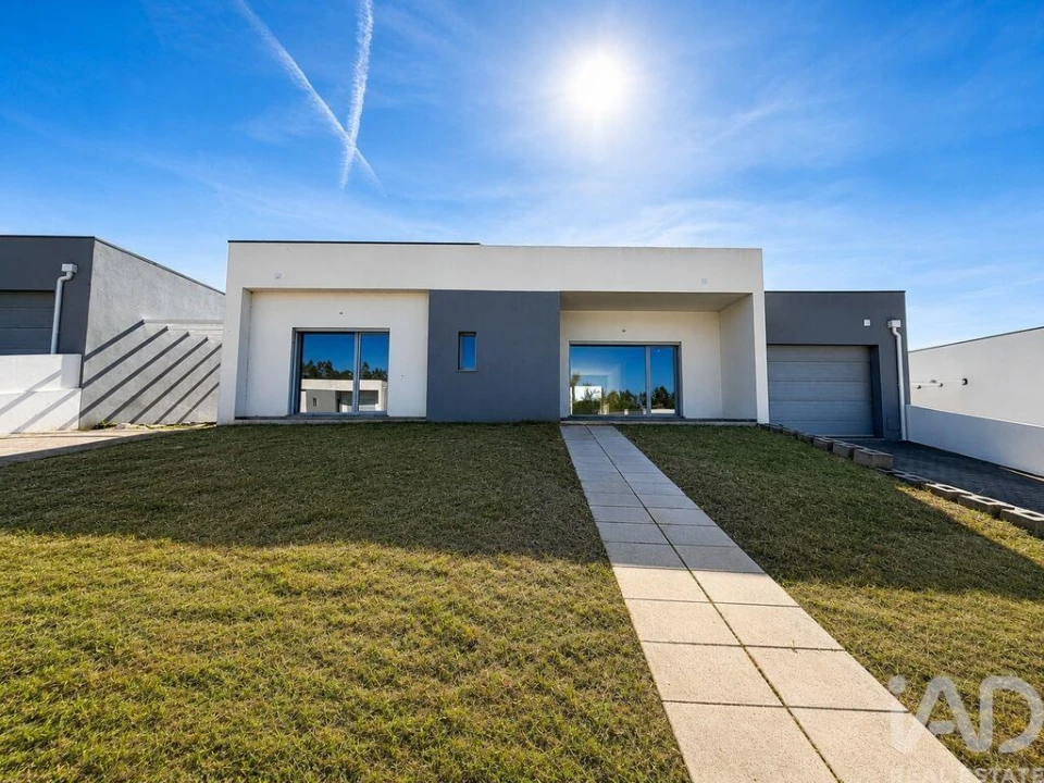 Moradia T4 para Venda em Leiria, Pousos, Barreira e Cortes Foto 1
