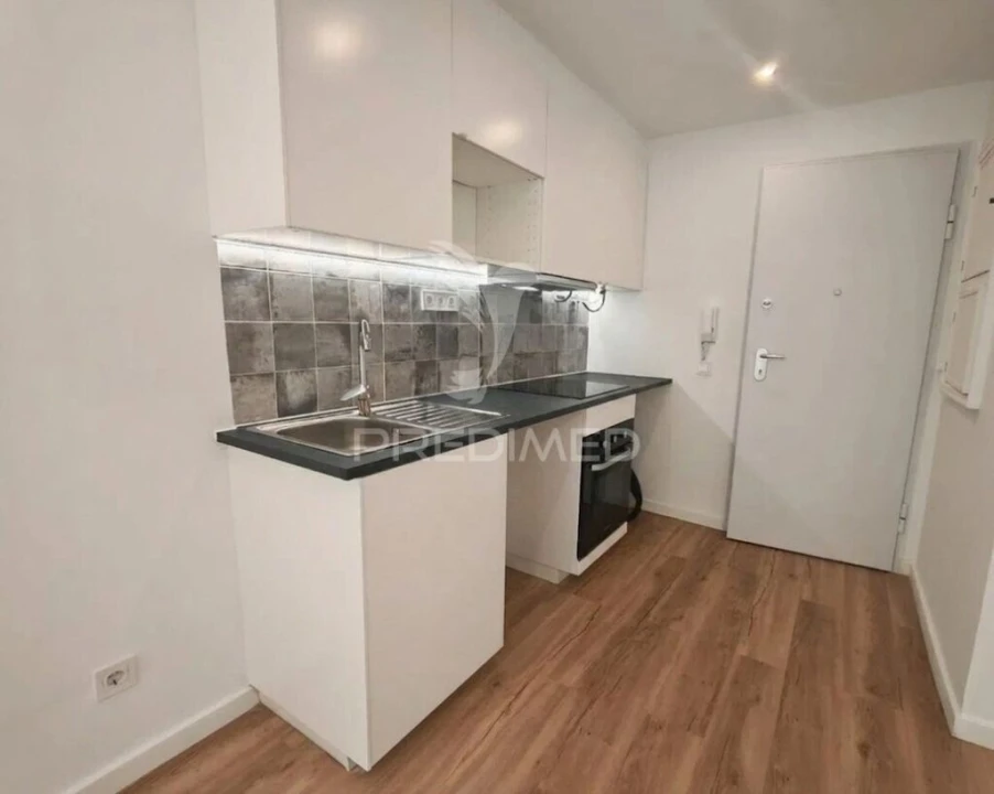Apartamento T2 para Venda em Alfragide Foto 2