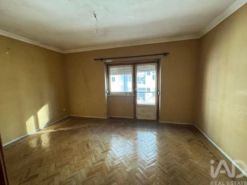 Apartamento para Venda em Massamá e Monte Abraão
