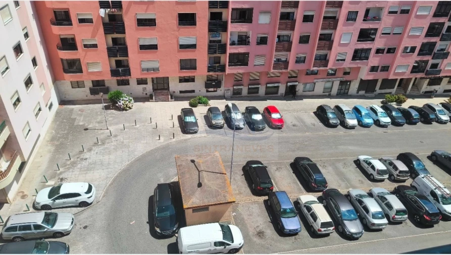 Apartamento T2 para Venda em Cacém e São Marcos Foto 12