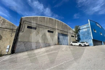 Armazém para Venda em Sé Nova, Santa Cruz, Almedina e São Bartolomeu