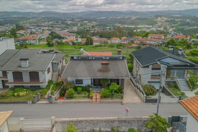 Moradia T3 para Venda em Vila de Cucujães