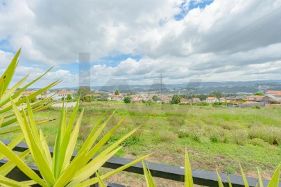 Moradia T3 para Venda em Vila de Cucujães
