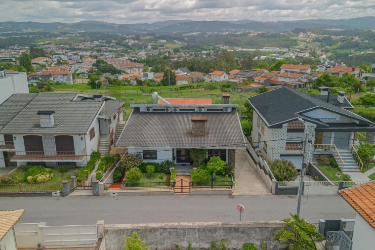 Moradia T3 para Venda em Vila de Cucujães Foto 2