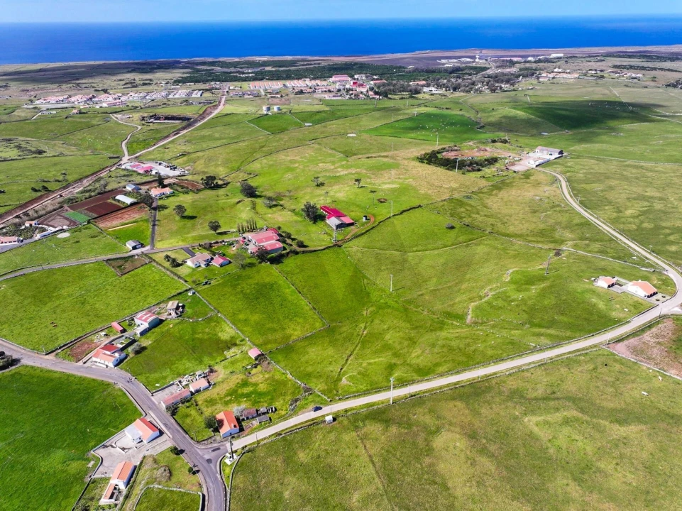 Terreno para Venda em Vila do Porto Foto 9
