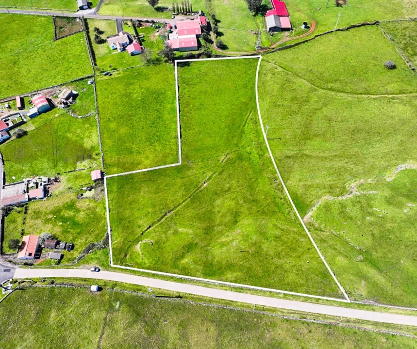 Terreno para Venda em Vila do Porto Foto 1