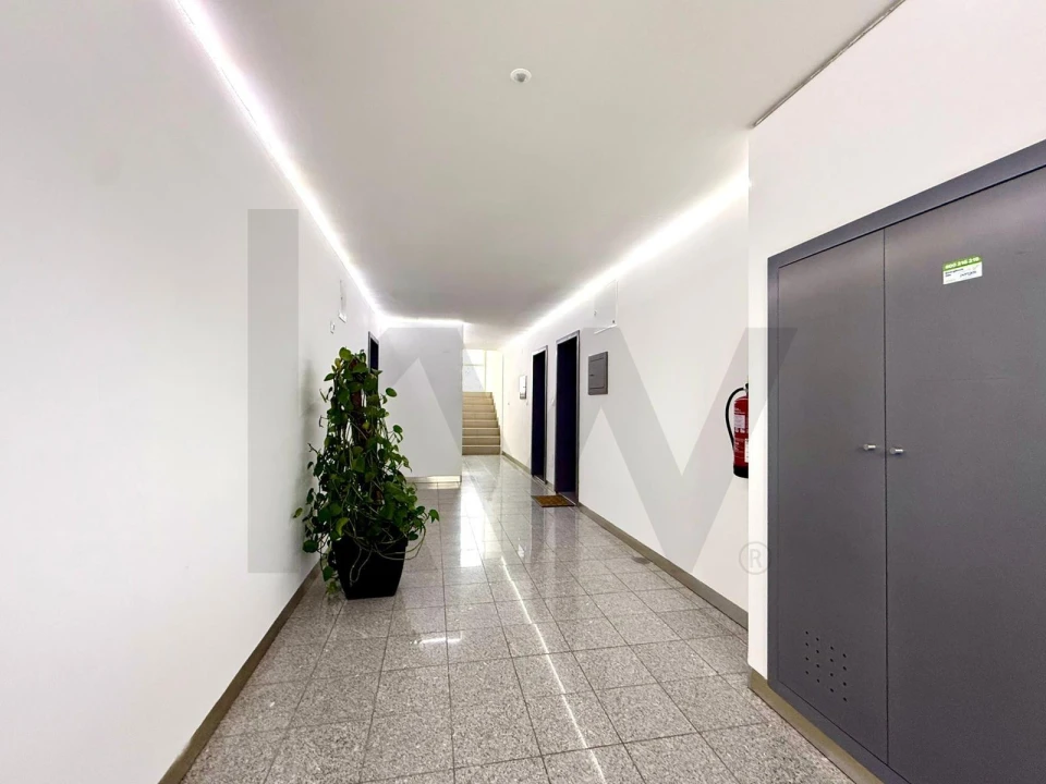 Apartamento T2 para Venda em Canelas Foto 23