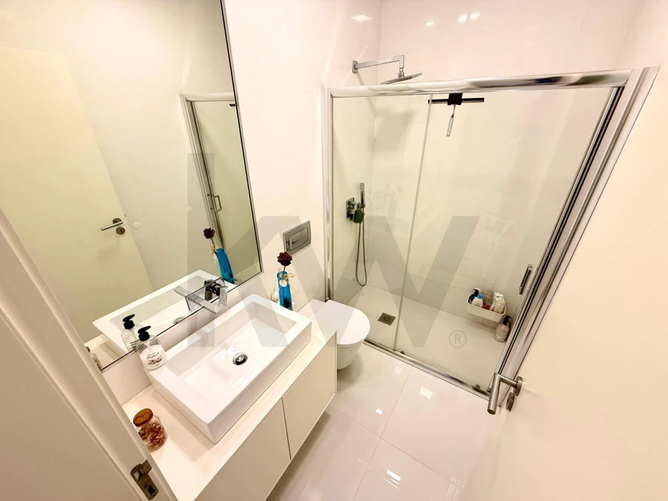 Apartamento T2 para Venda em Canelas Foto 10
