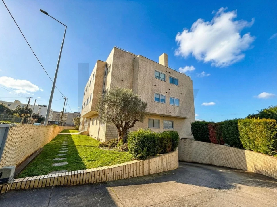Apartamento T2 para Venda em Canelas Foto 20