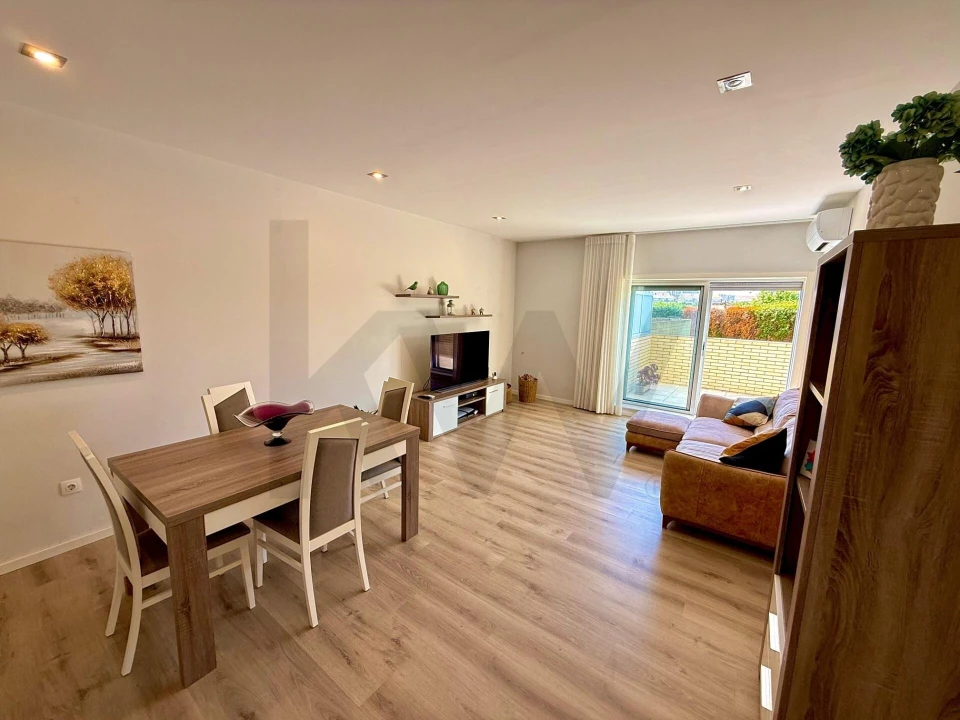 Apartamento T2 para Venda em Canelas Foto 4