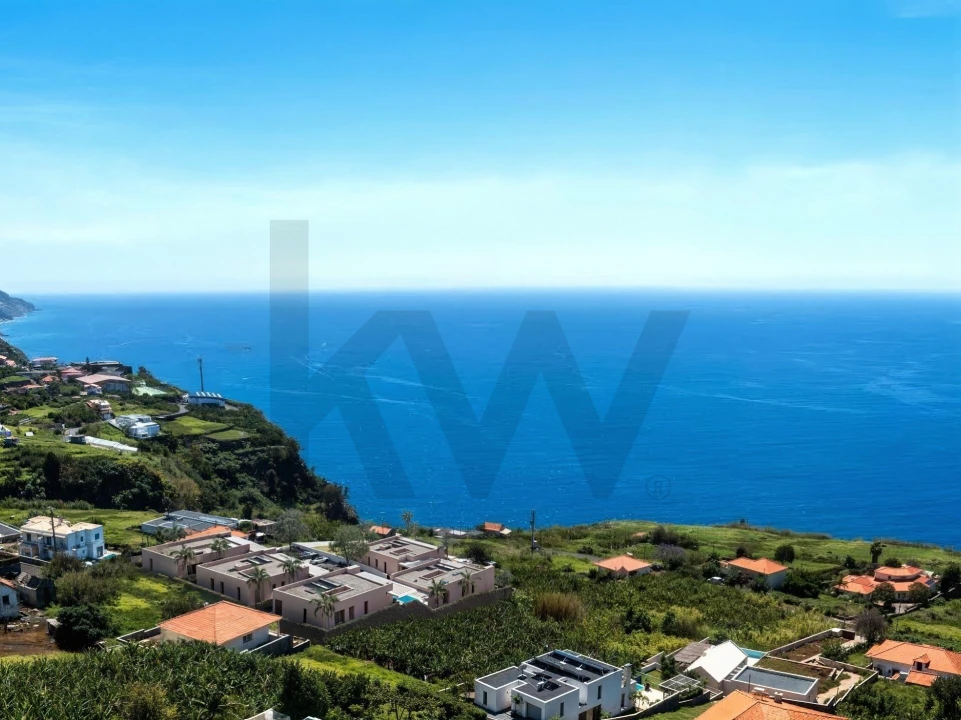 Moradia T3 para Venda em Estreito da Calheta Foto 2