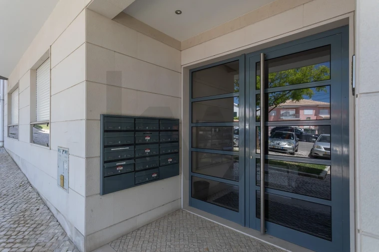 Apartamento T3 para Venda em Caparica e Trafaria Foto 25