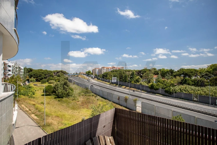 Apartamento T3 para Venda em Caparica e Trafaria Foto 2