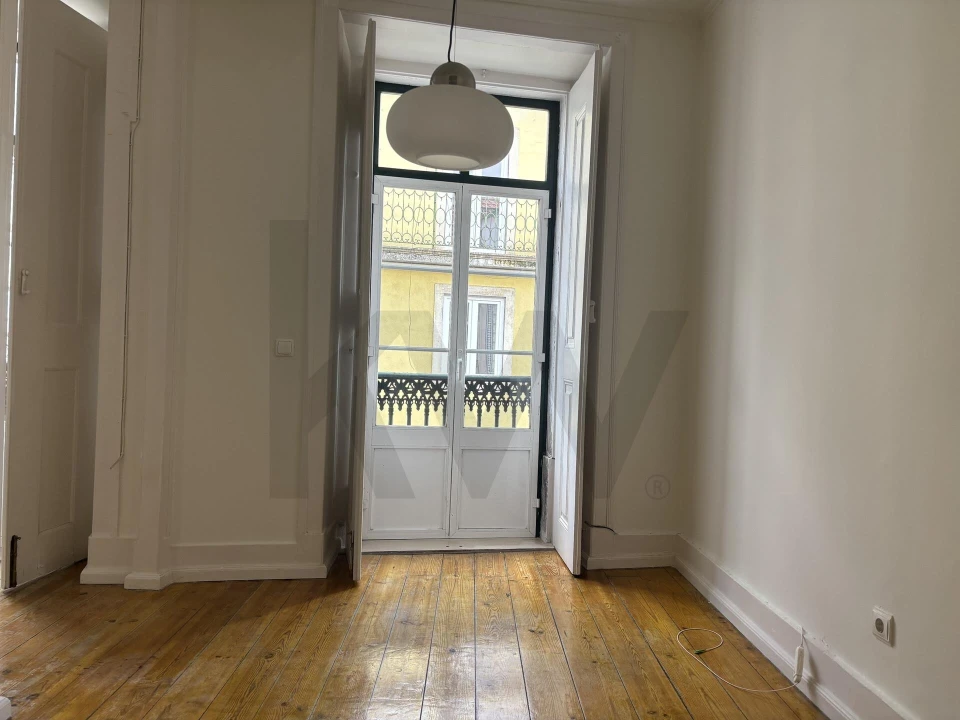 Apartamento T3 para Arrendamento em Misericórdia Foto 16