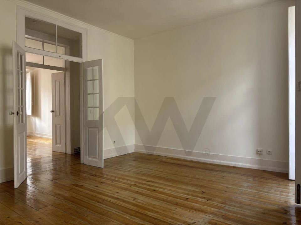 Apartamento T3 para Arrendamento em Misericórdia Foto 17