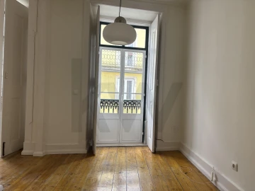 Apartamento T3 para Arrendamento em Misericórdia
