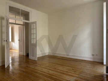 Apartamento T3 para Arrendamento em Misericórdia
