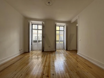 Apartamento T3 para Arrendamento em Misericórdia