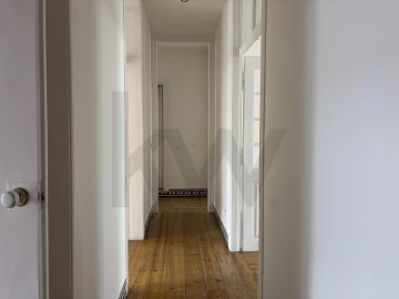 Apartamento T3 para Arrendamento em Misericórdia