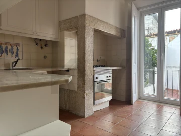 Apartamento T3 para Arrendamento em Misericórdia