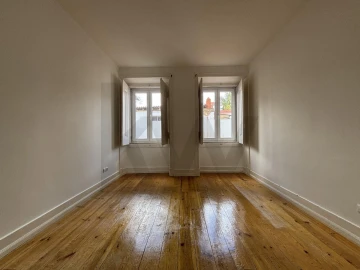 Apartamento T3 para Arrendamento em Misericórdia